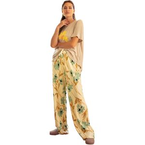 Pijama Conjunto Estampado Floral Remera Crema Y Pantalón Con Goma Mujer Kalua
