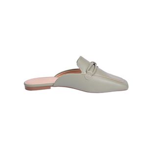 Mocasín Punta Cuadrada Adorno Metálico Verde Matte Mujer Tiare