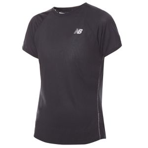 Remera negra new balance