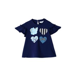 Remera c/ diseño de corazones  azul