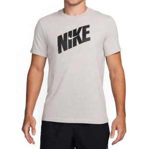 Remera  negro dri-fit novelty logo nike