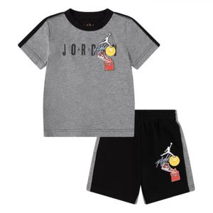 Conjunto gris / negro jordan air patch nike